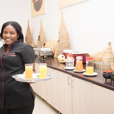 Ekamuti Town Lodge Oniihandi Exteriér fotografie