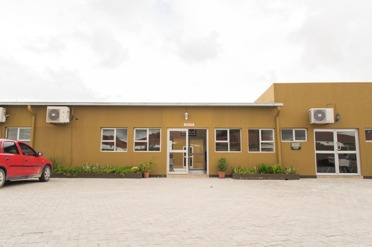 Ekamuti Town Lodge Oniihandi Exteriér fotografie
